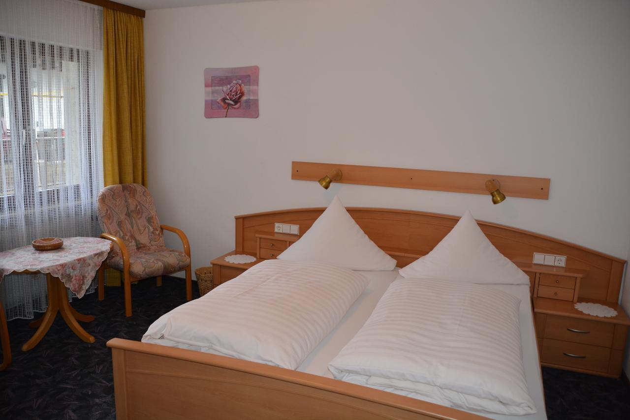 Decker's Bio Hotel zum Lamm Baiersbronn Exterior foto