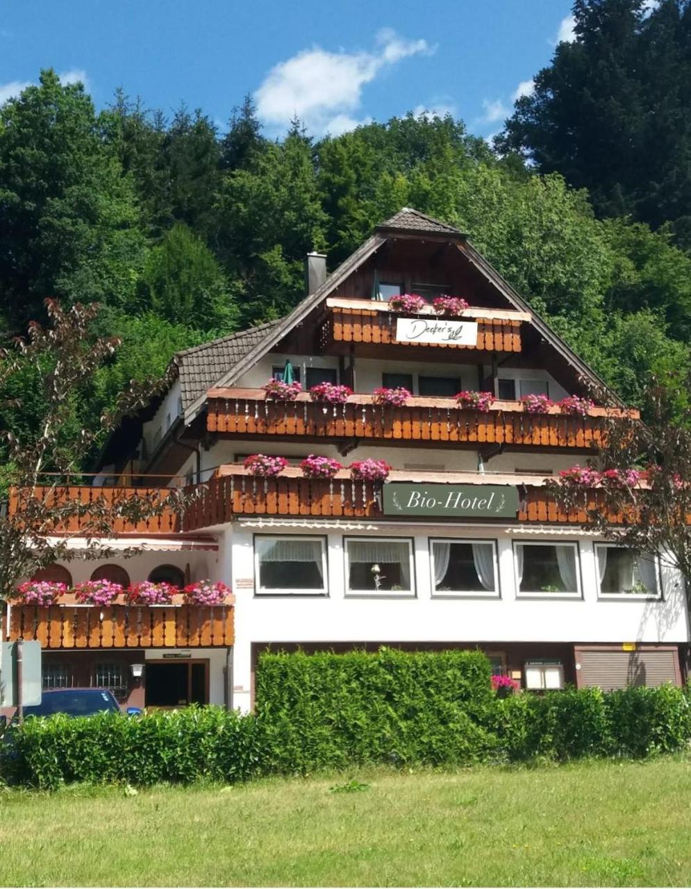 Decker's Bio Hotel zum Lamm Baiersbronn Exterior foto